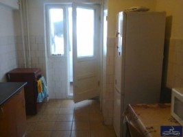 apartament-2-camere-confort-1-decomandat-situat-in-ploiesti-zona-9-mai-profi-4